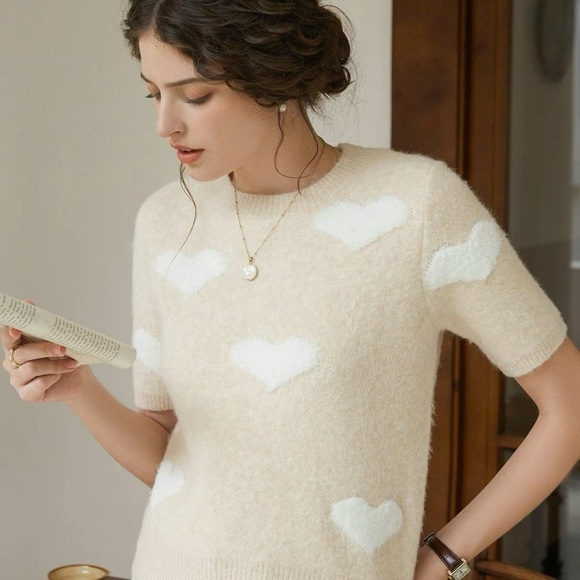 Cream/Tan and White Heart Design Knit Short Sleeve Sweater Size L - Picture 9 of 15